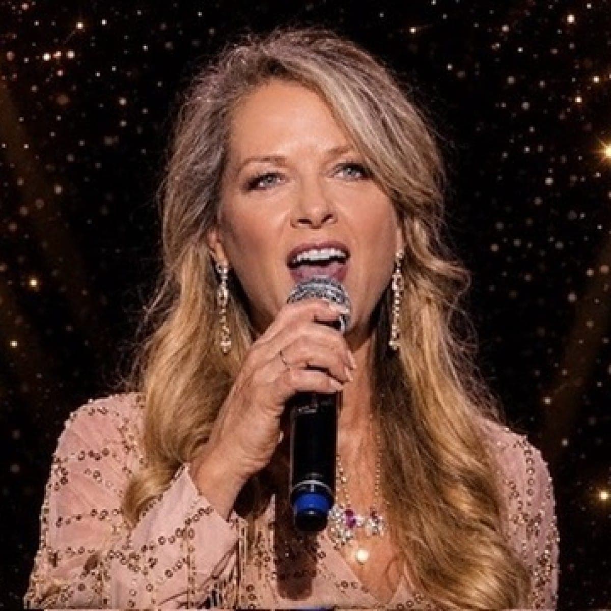 Beth Tinnon, Singer