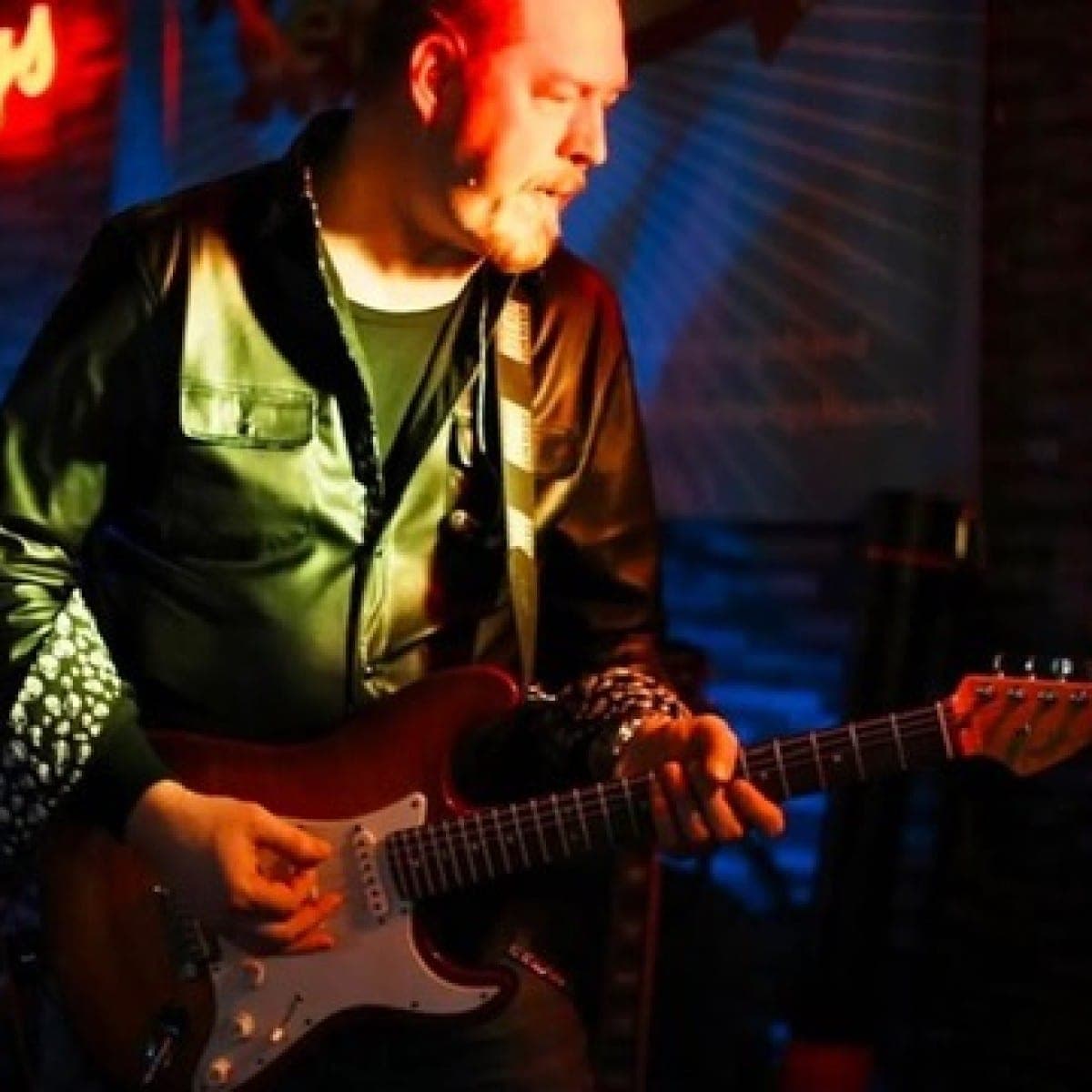 Kenneth Raftree, Singer/Guitarist